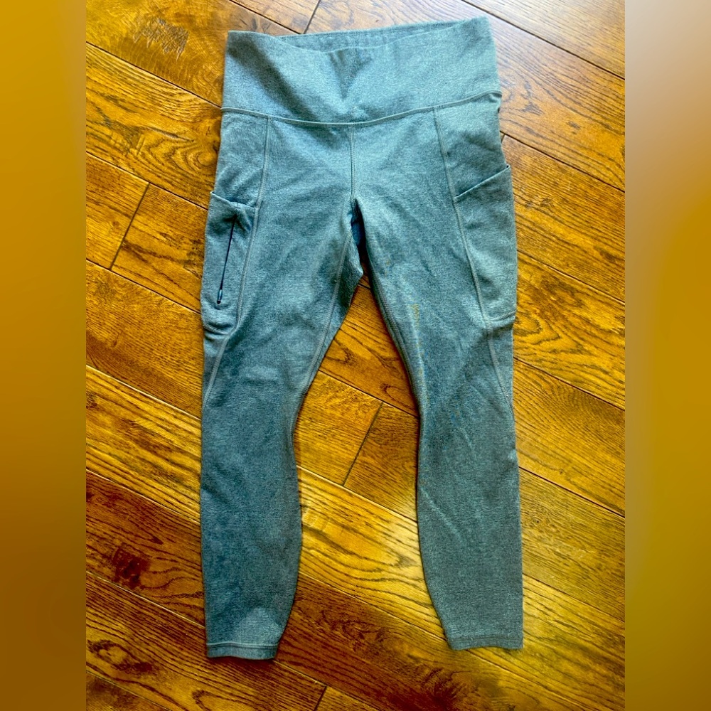 New ATHLETA stash gray leggings Size small lots of pockets!